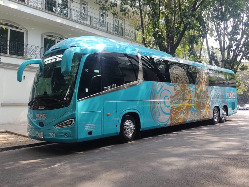 Autobus Irizar i6