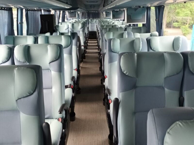 Autobus Irizar i6